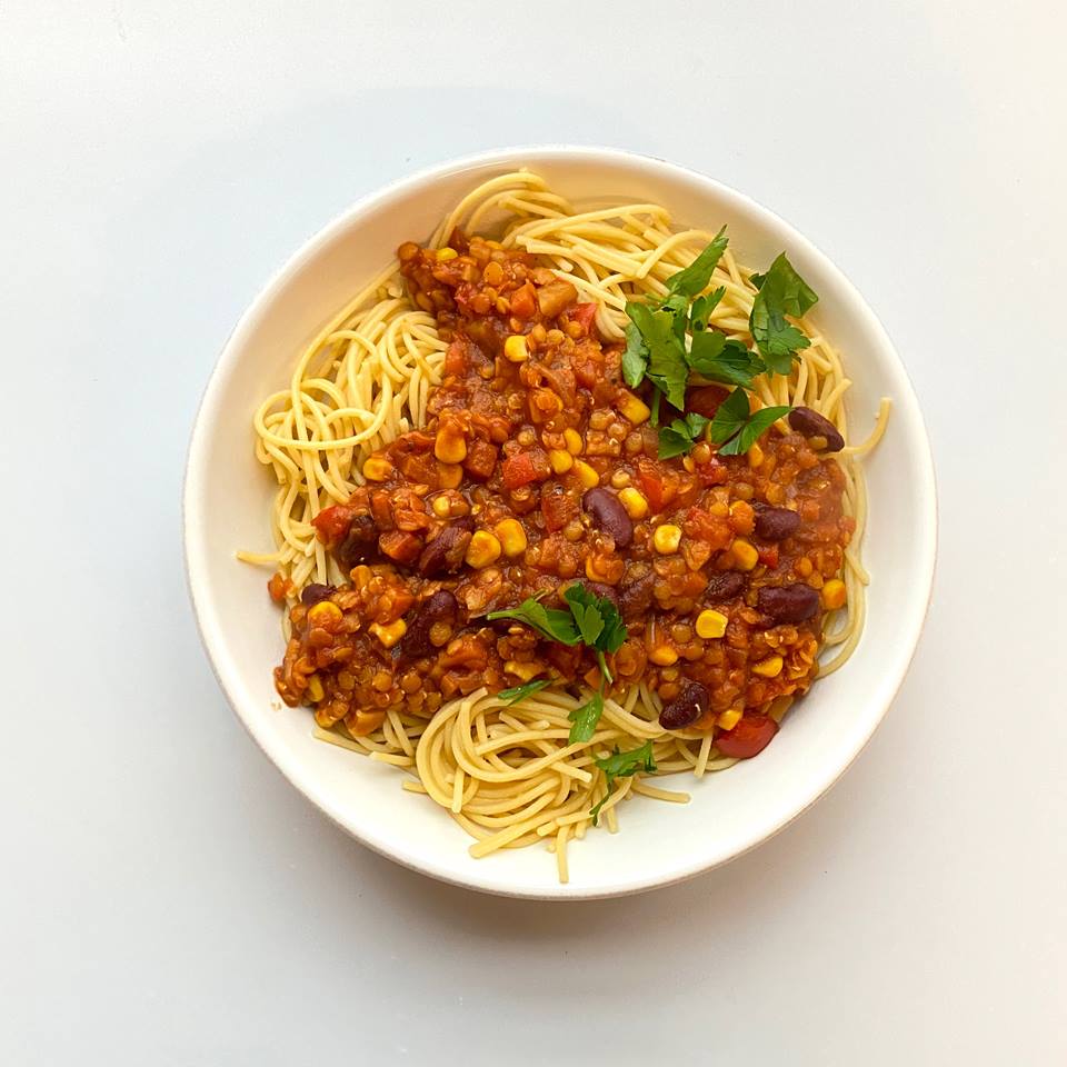 Vegane Chili Bolognese mit Spaghetti