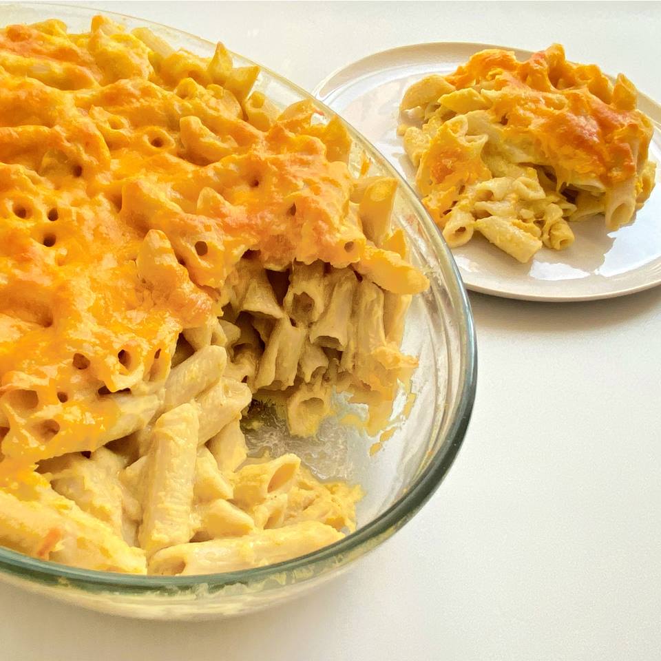 Veganer Mac and Cheese Auflauf